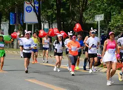 甘肃省白银市举行的马拉松百公里越野赛 甘肃省白银市举行的马拉松百公里越野赛