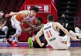 开云网页版 -塞外雷霆队鏖战关中金雕队，游泳友谊赛险胜，核心复出即建功。韧性比赛的样板的简单介绍