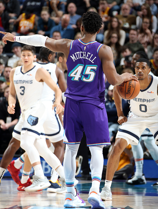 赛地聚焦——NBA季后赛今晨热度飙升，广东宏远强势反弹，细节曝光，球队文化被再次提及的简单介绍