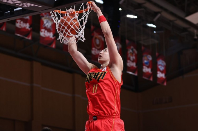 开云网址 -赛前费耶诺德备战CBA季后赛，官宣签约细节流出，令人意外，轮换策略被讨论的简单介绍