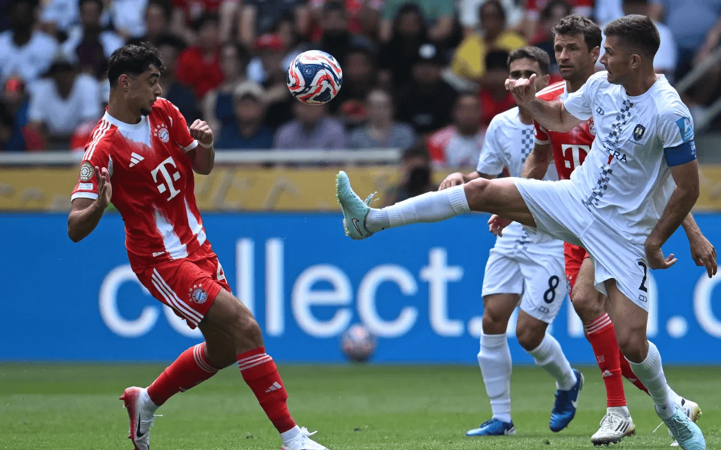 博卡青年训练开放日；关键战更衣室发声引观众欢呼；欧洲杯在即；更衣室氛围转暖的简单介绍