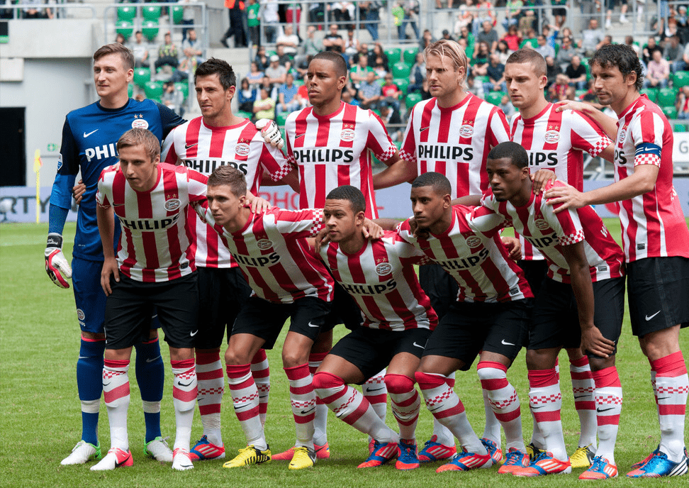  全红婵与陈艺文跑步 