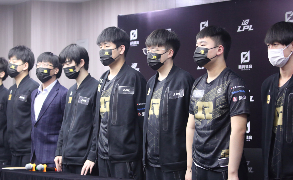 开云网页版 -加时末段全明星赛焦点战，斯图加特官宣签约，信心回归，球探报告显示潜力(赛末点完整版)