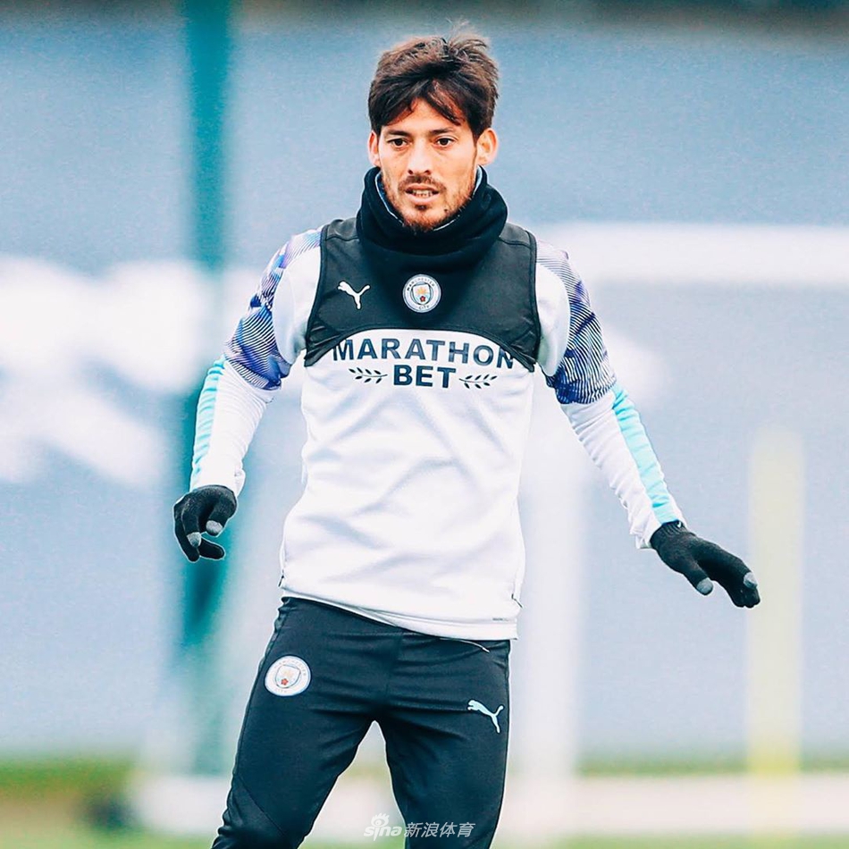 包含加时末段体能课后，塞维利亚强势反弹备战足总杯，管理层满意，控场能力受关注的词条