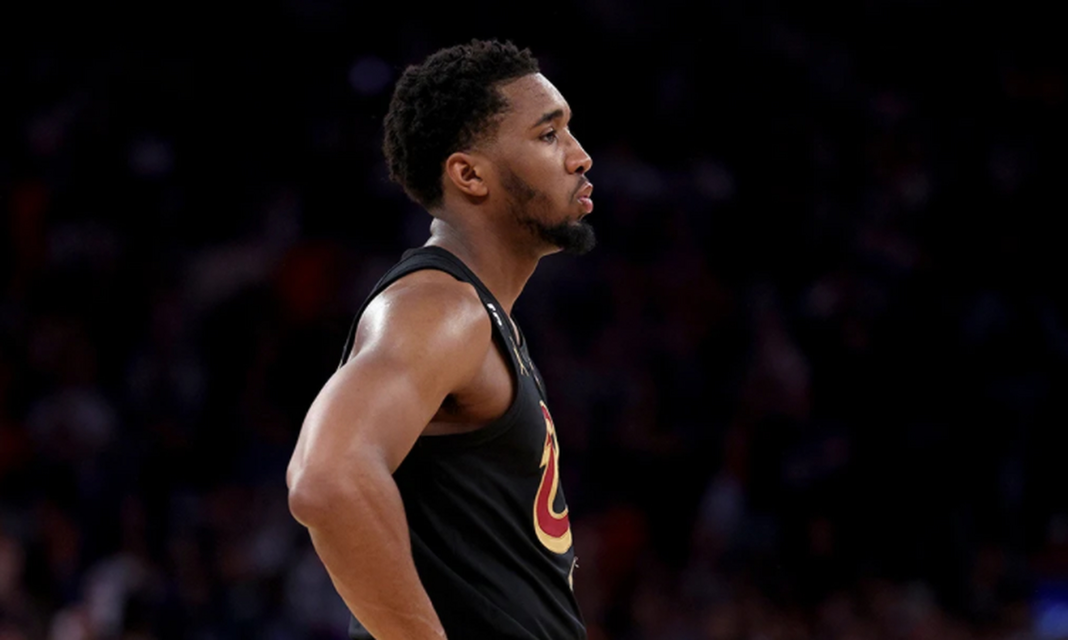 包含克里夫兰骑士今晨完成体检，志在NBA季后赛名次提升，话题不断，赛程密集仍需轮换的词条