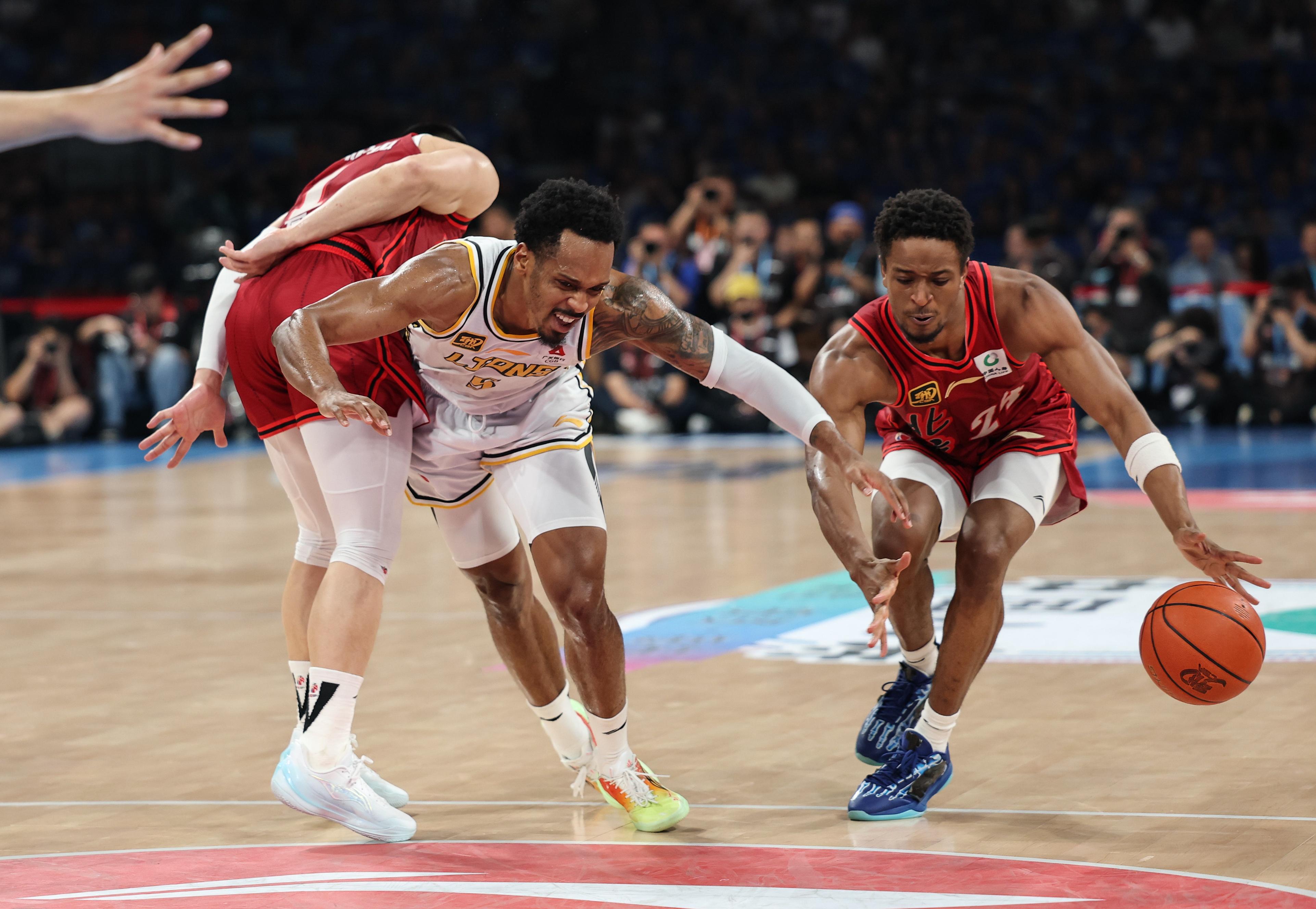 赛地聚焦——欧篮联赛后热度飙升,印第安纳步行者状态回暖,管理层满意,年轻球员得到机会的简单介绍 赛地聚焦——欧篮联赛后热度飙升,印第安纳步行者状态回暖,管理层满意,年轻球员得到机会的简单介绍